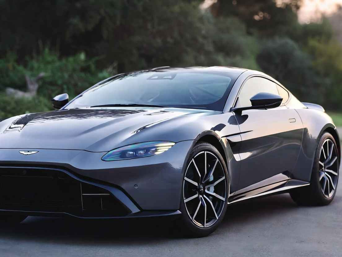 Aston Martin Vantage 2026 side design – Elegant evolutionary styling for US buyers